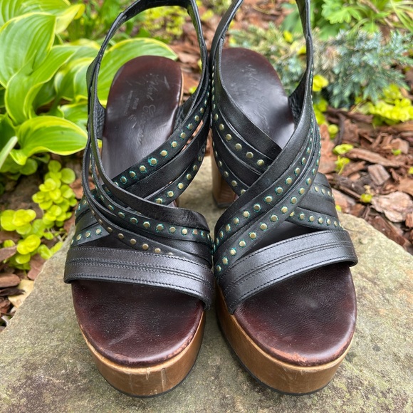 Robert Clergerie Wood Platform Leather Heels - Picture 2 of 10